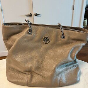 Gently Used Leather Tory Burch Satchel/Purse in Pristine Condition